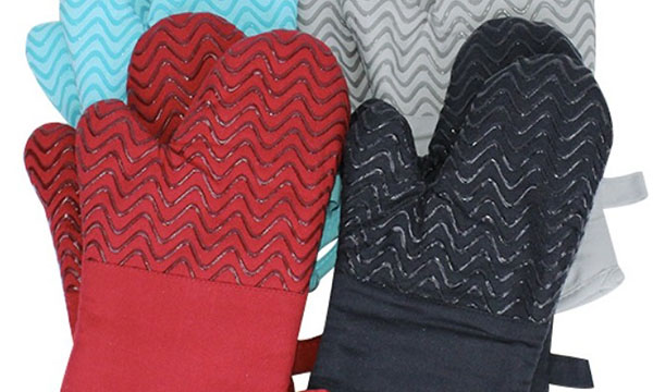 What are the types of Oven Mitt?